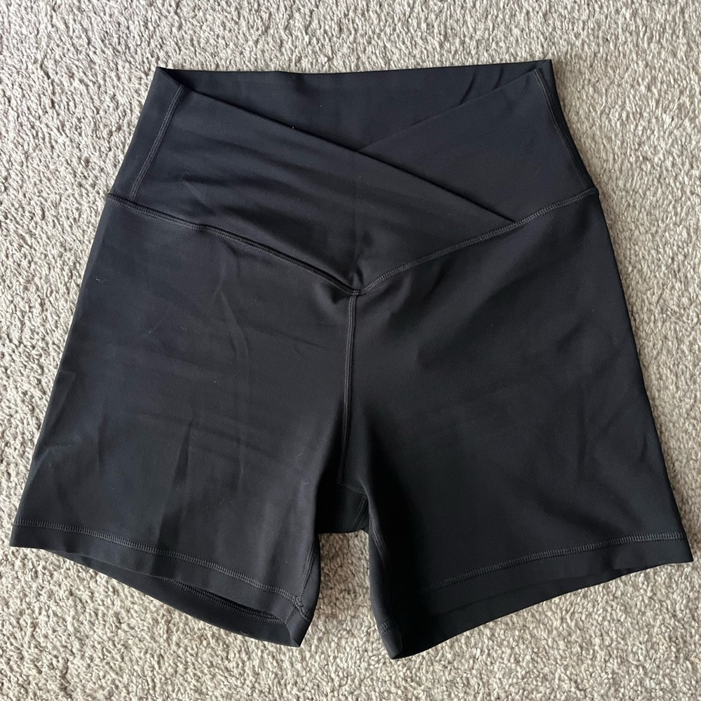 CRZ Yoga Cross Waist 5” shorts